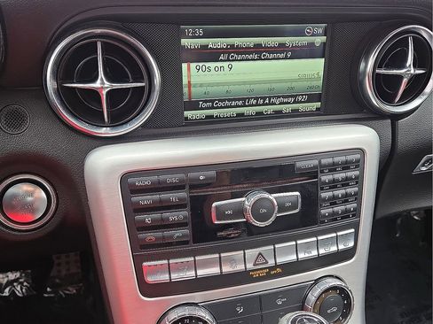 Used 2014 Mercedes-Benz SLK 250 image 25