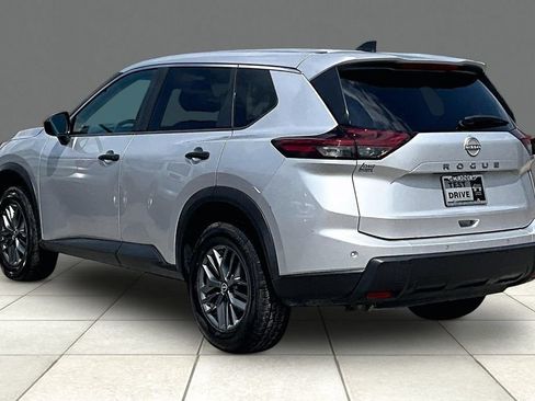 Used 2024 Nissan Rogue S FWD image 12