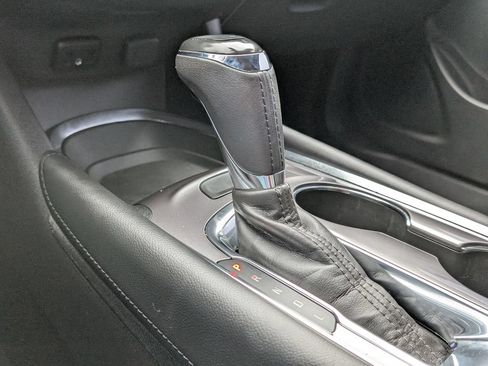 Used 2018 Chevrolet Malibu LT FWD image 40