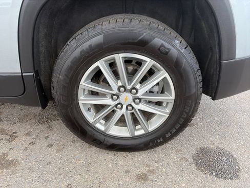 Used 2023 Chevrolet Traverse LT w/ LPO, Floor Liner Package AWD/4WD image 15