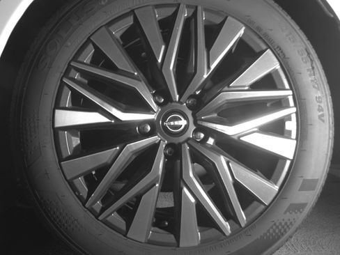 Used 2025 Nissan Altima 2.5 SV FWD image 14