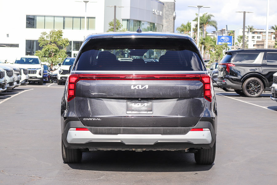 Certified 2026 Kia Carnival FWD image 5