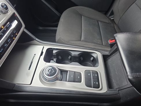 Used 2022 Ford Explorer XLT RWD image 25
