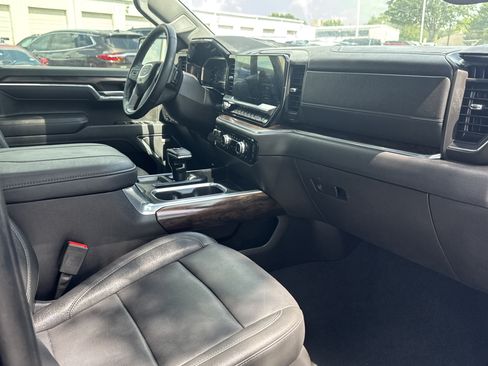Used 2025 GMC Sierra 1500 SLT RWD image 15