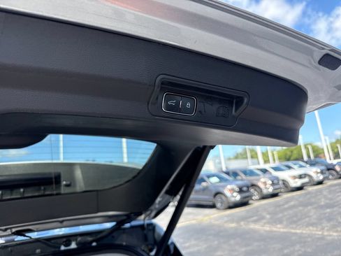 Used 2024 Ford Explorer XLT w/ Equipment Group 202A AWD/4WD image 17
