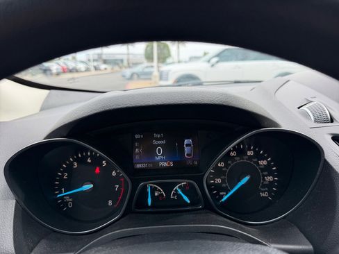 Used 2019 Ford Escape SE FWD image 10