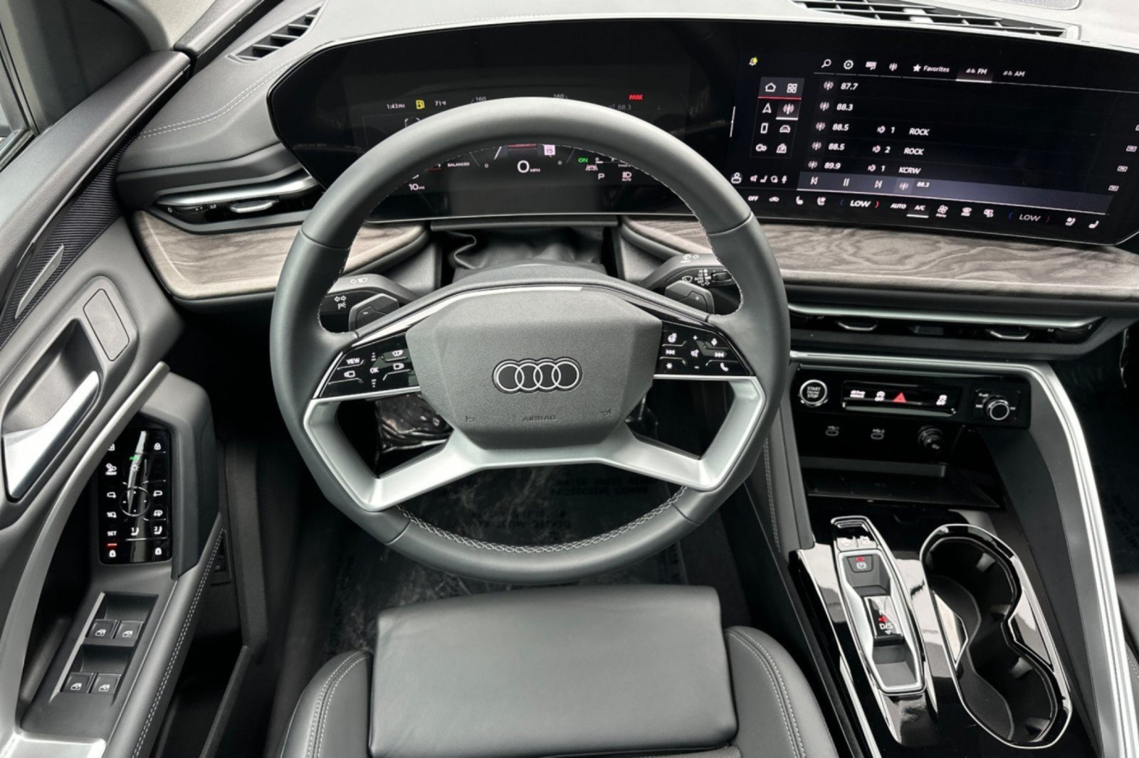 Used 2025 Audi Q5 Premium Plus w/ Premium Plus AWD/4WD image 13