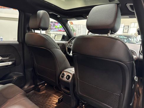 Used 2021 Mercedes-Benz GLB 250 4MATIC image 53
