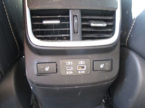 Used 2025 Subaru Outback Limited AWD/4WD image 17