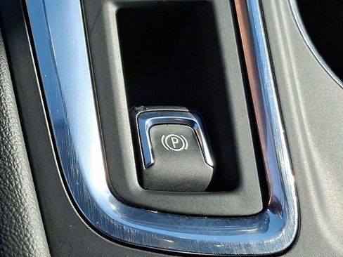Used 2024 Chevrolet Equinox LS FWD image 27
