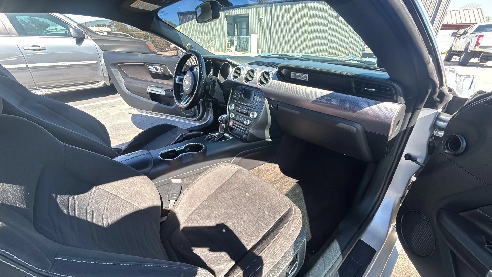 Used 2015 Ford Mustang Coupe RWD image 19