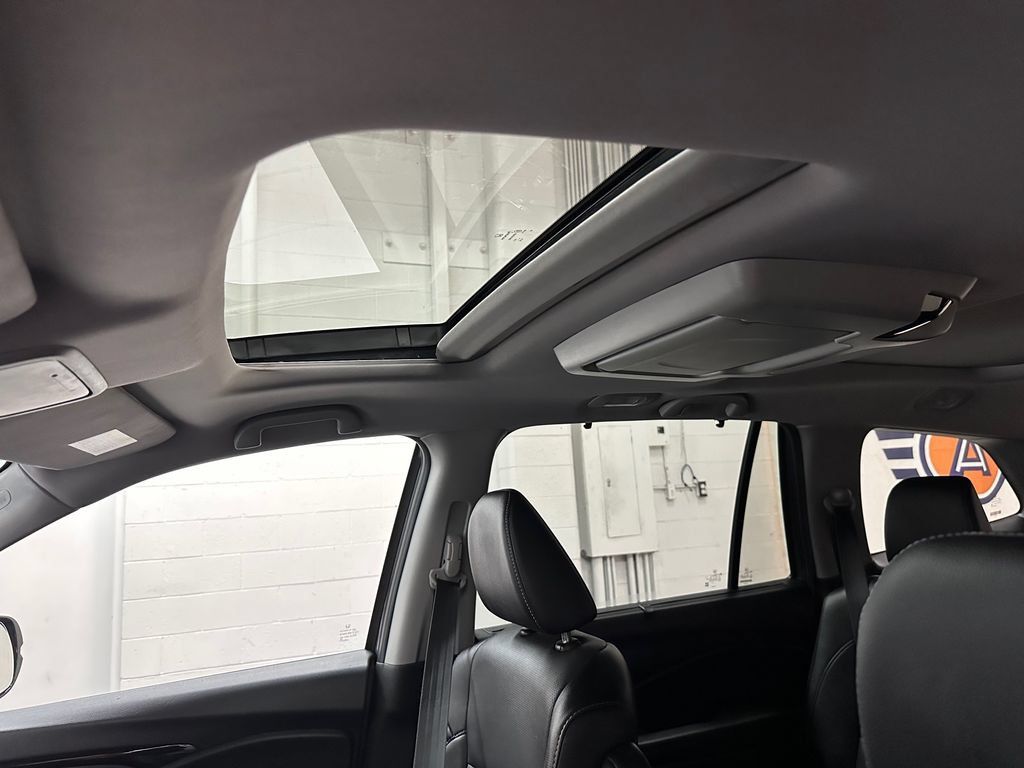 Used 2022 Honda Pilot Elite image 38