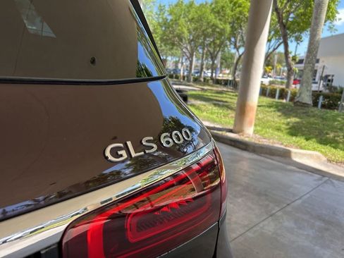 Used 2023 Mercedes-Benz Maybach GLS 600 4MATIC image 25