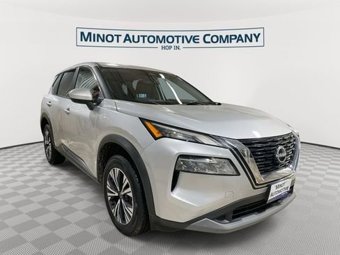 Used 2023 Nissan Rogue SV image 1