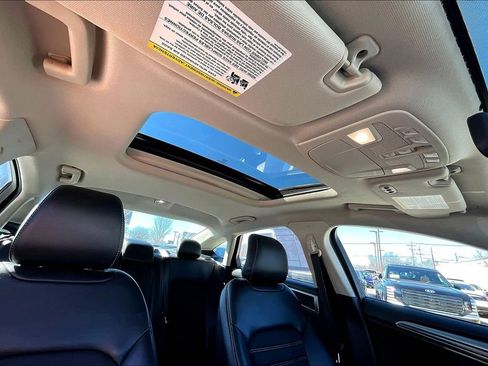 Used 2017 Ford Fusion SE w/ Equipment Group 201A image 23