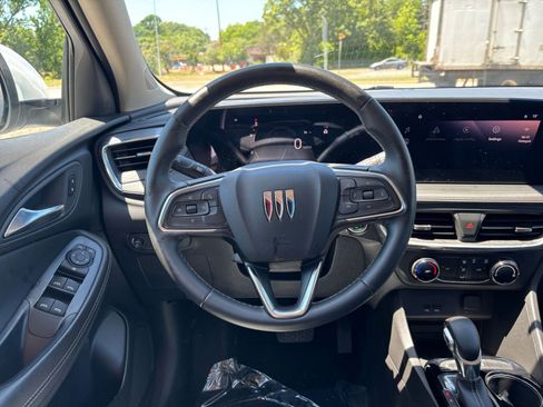 Used 2025 Buick Encore GX Preferred FWD image 33