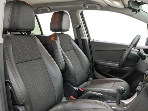 Used 2018 Chevrolet Trax LT w/ LT Convenience Package image 26