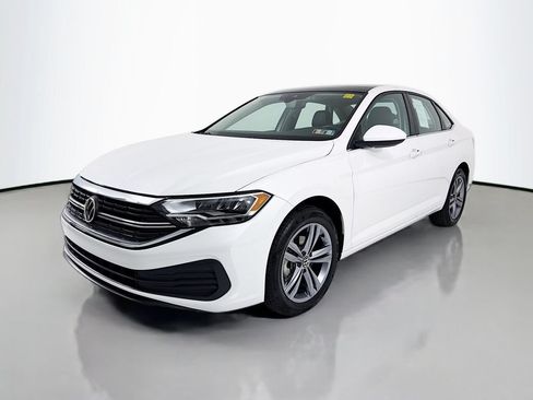 Used 2023 Volkswagen Jetta SE w/ Panoramic Sunroof Package FWD image 3