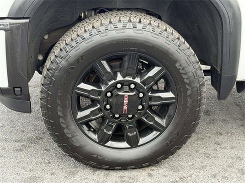 Used 2024 GMC Sierra 2500 AT4 w/ AT4 Premium Plus Package image 5