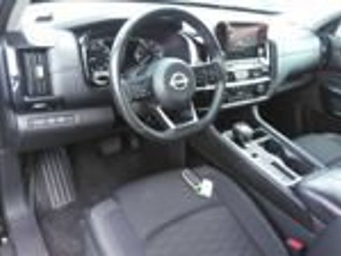 Certified 2025 Nissan Pathfinder SV FWD image 4