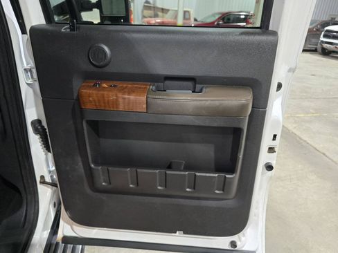 Used 2015 Ford F250 King Ranch w/ FX4 Off-Road Package AWD/4WD image 34