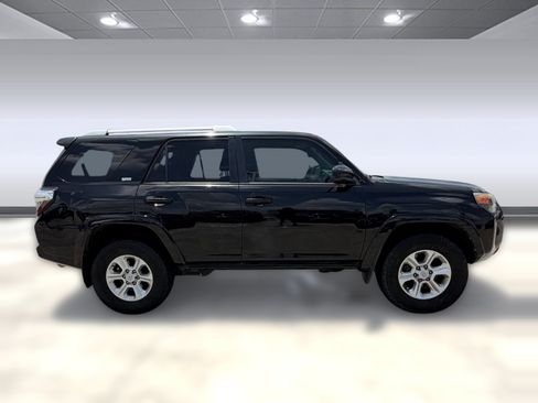 Used 2014 Toyota 4Runner SR5 AWD/4WD image 8