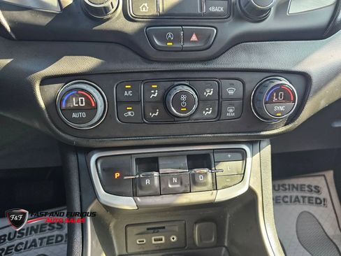 Used 2022 GMC Terrain SLT FWD image 22