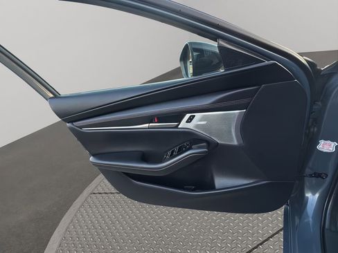 Used 2023 MAZDA MAZDA3 s image 31