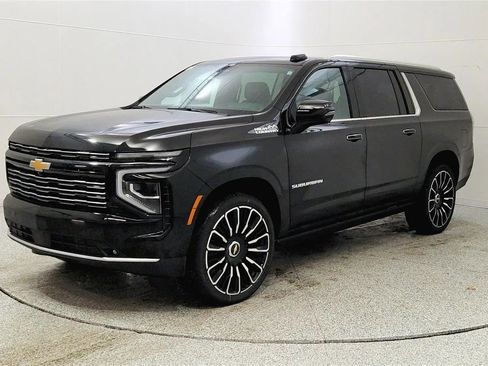 New 2026 Chevrolet Suburban High Country AWD/4WD image 3