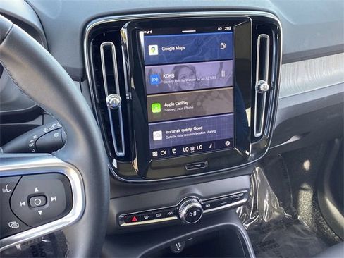 New 2025 Volvo XC40 B5 Plus w/ Protection Package Premier image 22