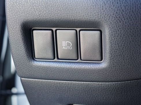 Used 2019 Toyota C-HR LE image 16