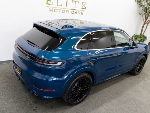 Used 2024 Porsche Cayenne S AWD/4WD image 24