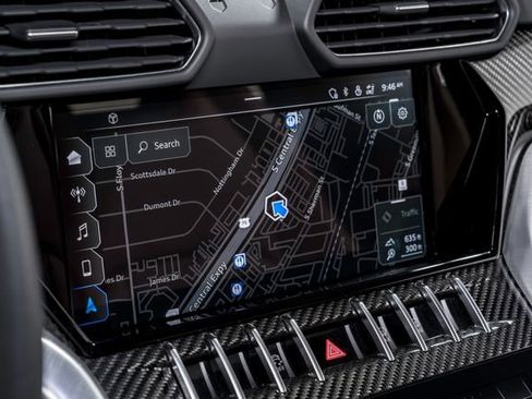 Used 2022 Lamborghini Urus image 25