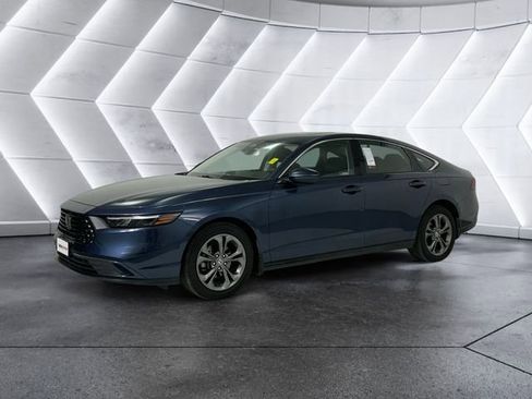 Used 2023 Honda Accord EX image 3