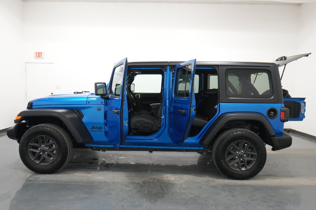 Used 2024 Jeep Wrangler Unlimited Sport AWD/4WD image 25