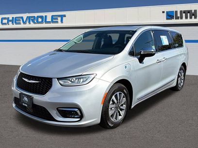 Used 2023 Chrysler Pacifica Limited
