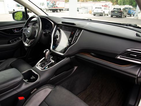 Used 2022 Subaru Outback Limited AWD/4WD image 16