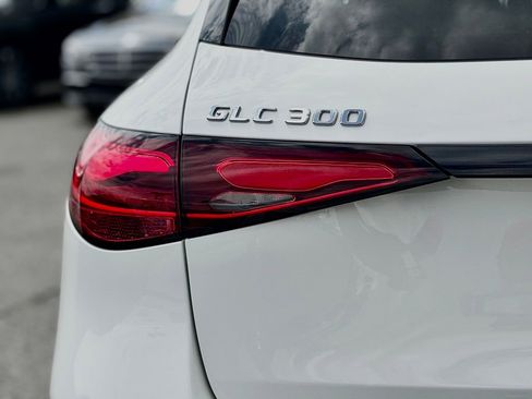 Used 2023 Mercedes-Benz GLC 300 image 11