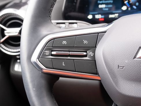 Used 2025 Chevrolet Equinox LT w/ Safety and Technology Package image 7