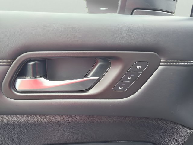 Used 2022 Nissan Pathfinder Platinum w/ Cargo Package FWD image 8