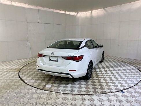 Used 2024 Nissan Sentra SV FWD image 17