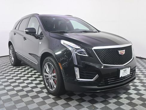 Certified 2025 Cadillac XT5 Sportv w/ Technology Package AWD/4WD image 9