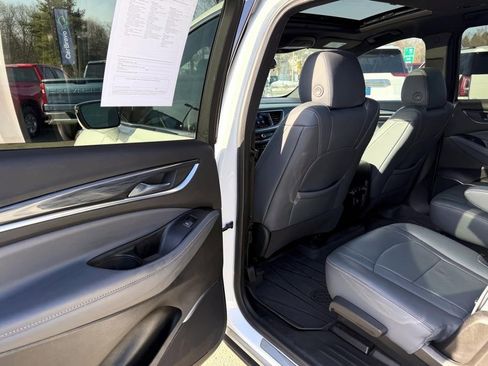 Used 2023 Buick Enclave Essence w/ Experience Buick Package image 12