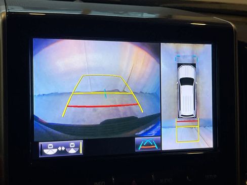 Used 2021 Toyota Land Cruiser image 17