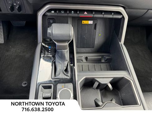 Used 2024 Toyota Tundra Limited AWD/4WD image 22