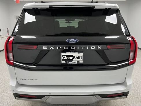 Used 2025 Ford Expedition Platinum AWD/4WD image 8
