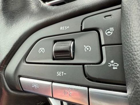 Used 2023 Cadillac XT6 Premium Luxury image 27