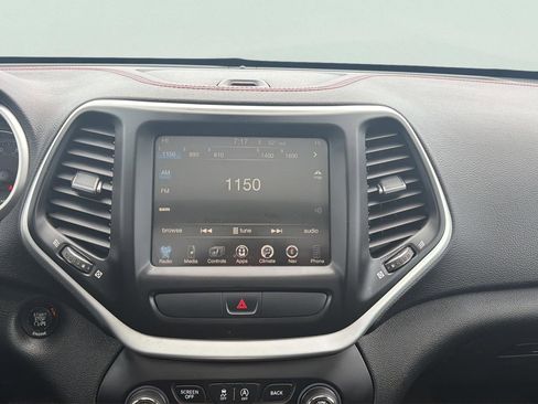 Used 2015 Jeep Cherokee Trailhawk w/ Comfort/Convenience Group image 13