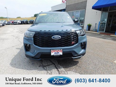 Used 2025 Ford Explorer ST AWD/4WD image 3