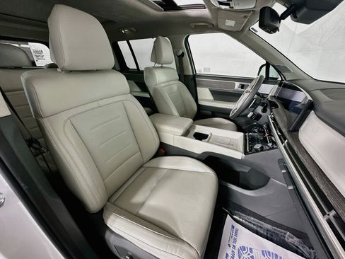 Used 2025 Hyundai Santa Fe Calligraphy AWD/4WD image 30
